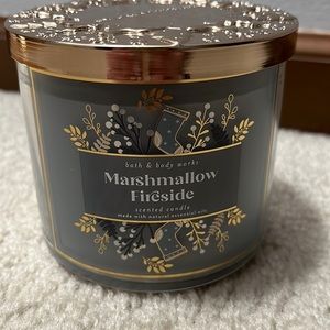 Bath & Body Works Candle - Never Used - Marshmallow Fireside Scent